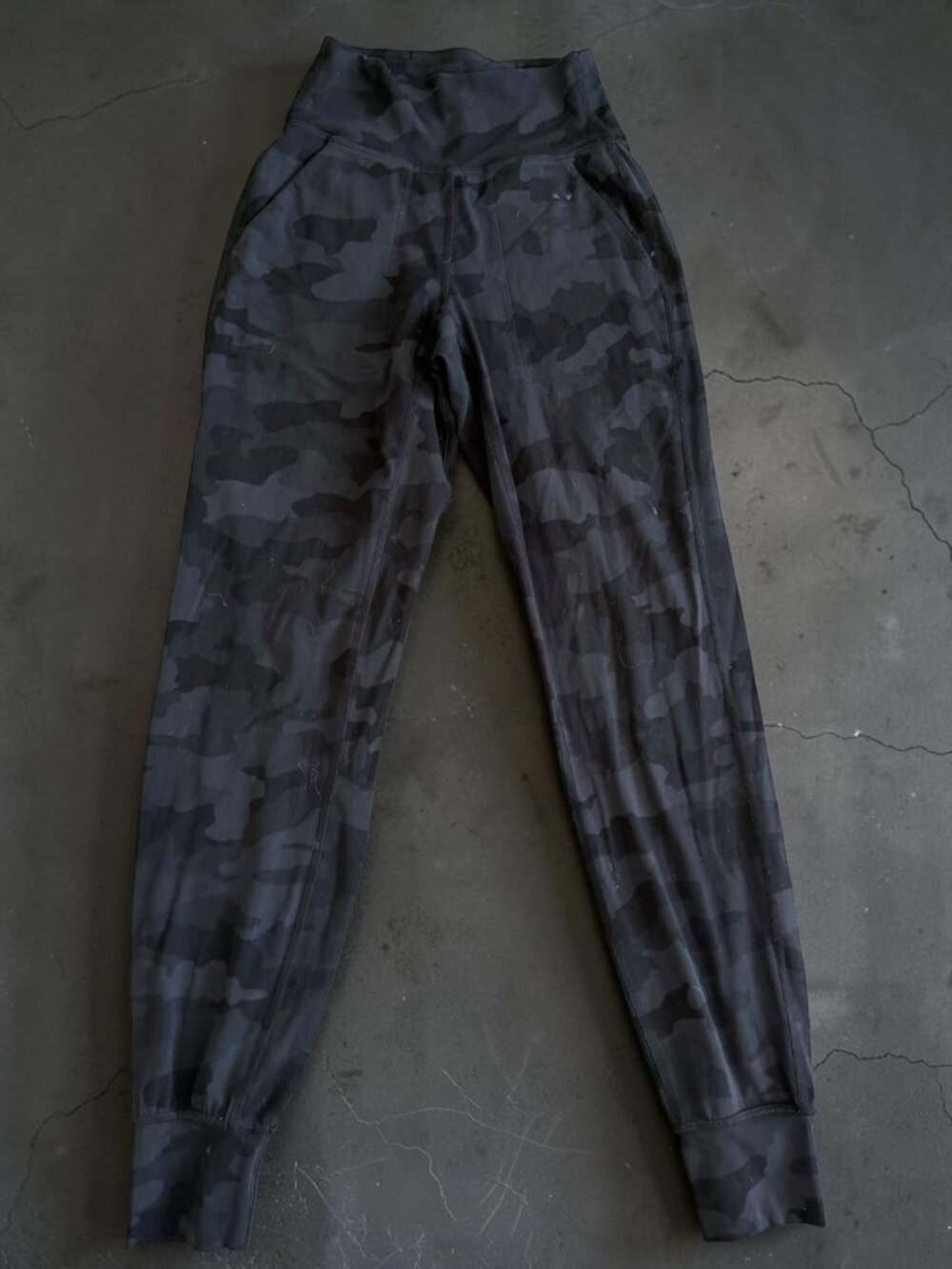 LULULEMON Gray Camo Jogger Active Pants Size 00